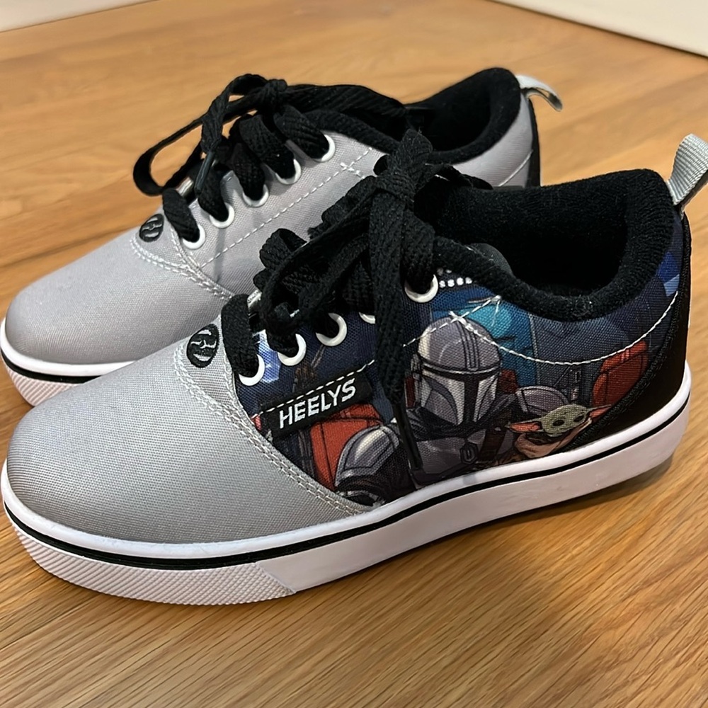 Heelys Star Wars the Mandalorian size Youth 13C